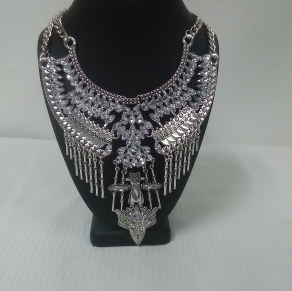 Deja Vous Jewelry - NWT Bling Necklace Deja Vous Jewelry - NWT Bling Necklace